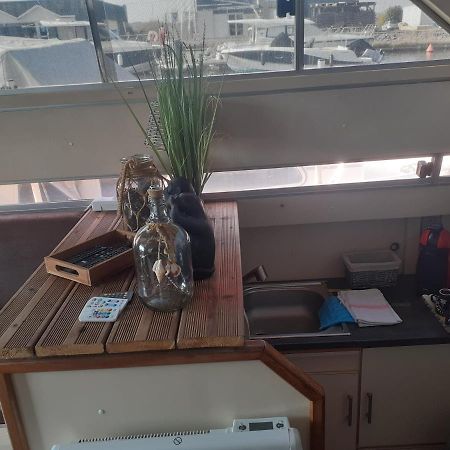 Magnifique Bateau Maison Ξενοδοχείο Ouistreham Εξωτερικό φωτογραφία