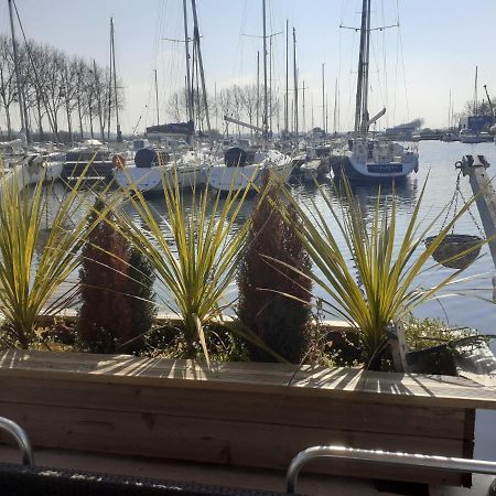 Magnifique Bateau Maison Ξενοδοχείο Ouistreham Εξωτερικό φωτογραφία